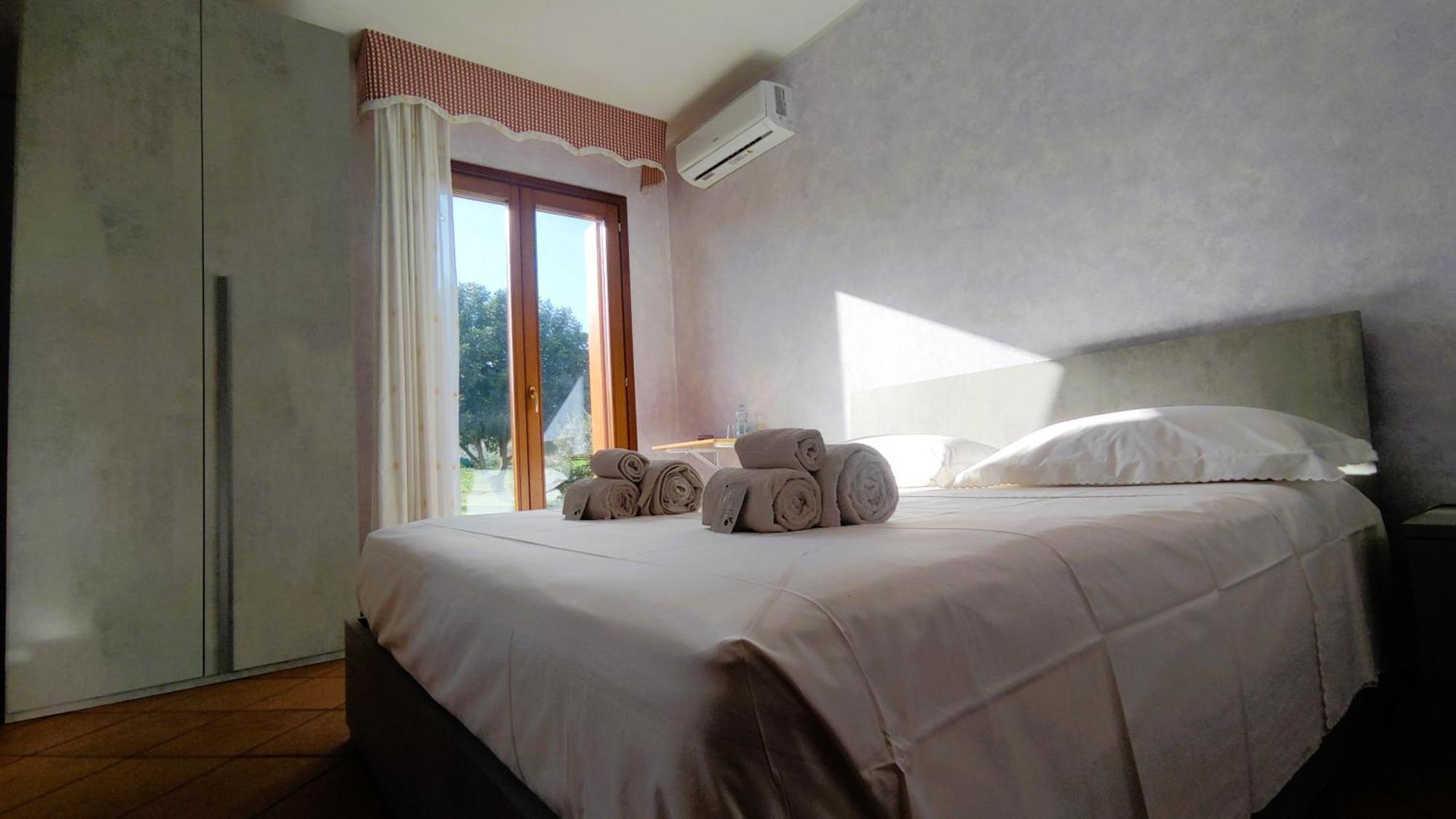 Grotta Delle Fate Bed and Breakfast Ossi Eksteriør billede